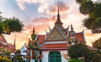 ไหว้พระพิษณุโลกวันเดียว: ภารกิจจบ หรือต้องยอมค้างคืนกันแน่? ไหว้พระพิษณุโลกวันเดียว: ภารกิจจบ หรือต้องยอมค้างคืนกันแน่?
